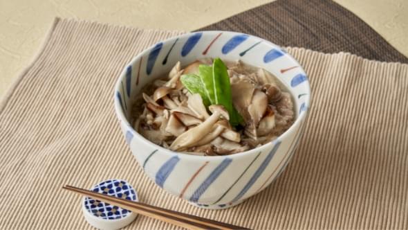 牛肉ときのこたっぷりのおうどん